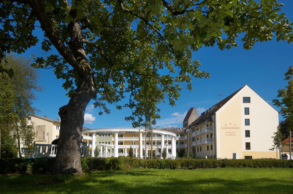 Kurhotel Kaiser Trajan Bad Gogging Bagian luar foto