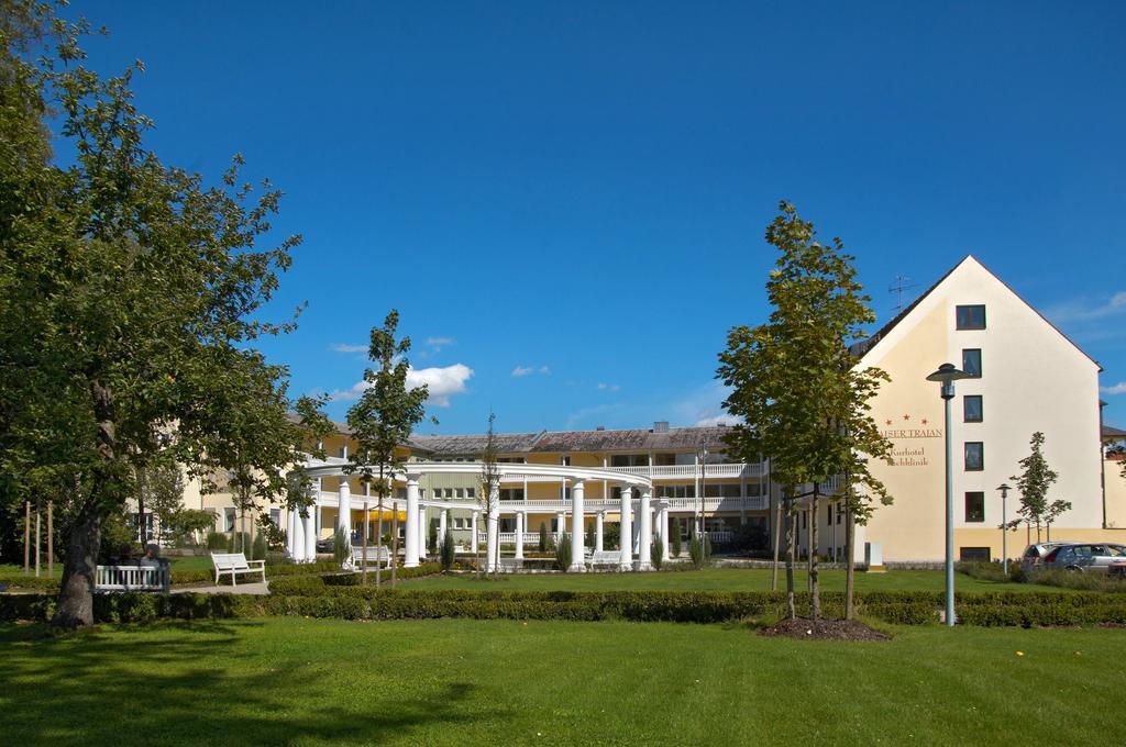 Kurhotel Kaiser Trajan Bad Gogging Bagian luar foto