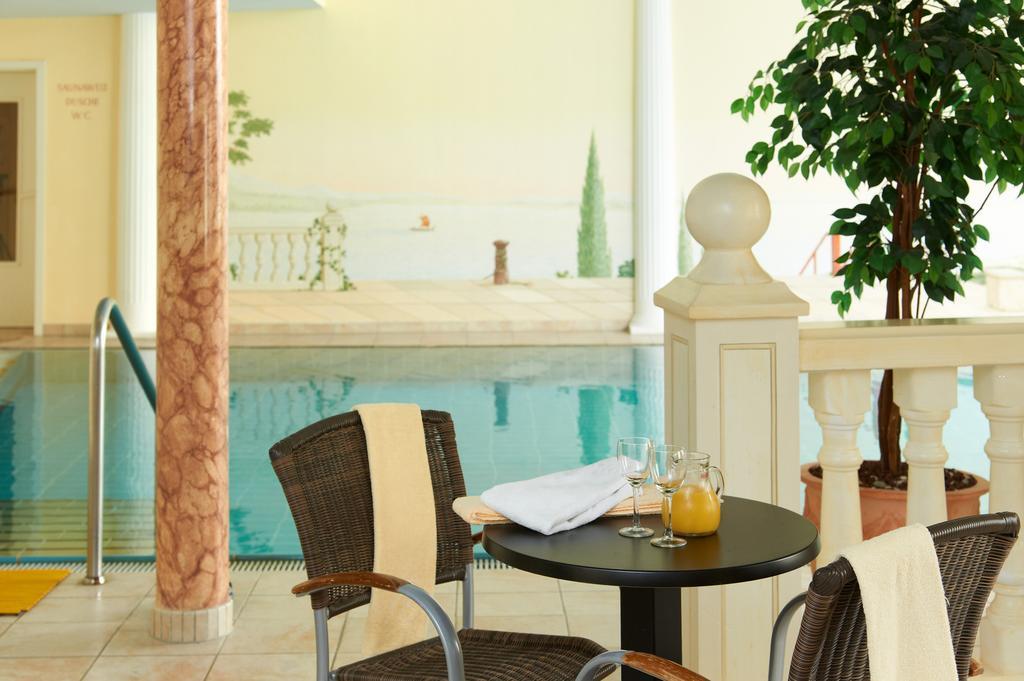Kurhotel Kaiser Trajan Bad Gogging Bagian luar foto