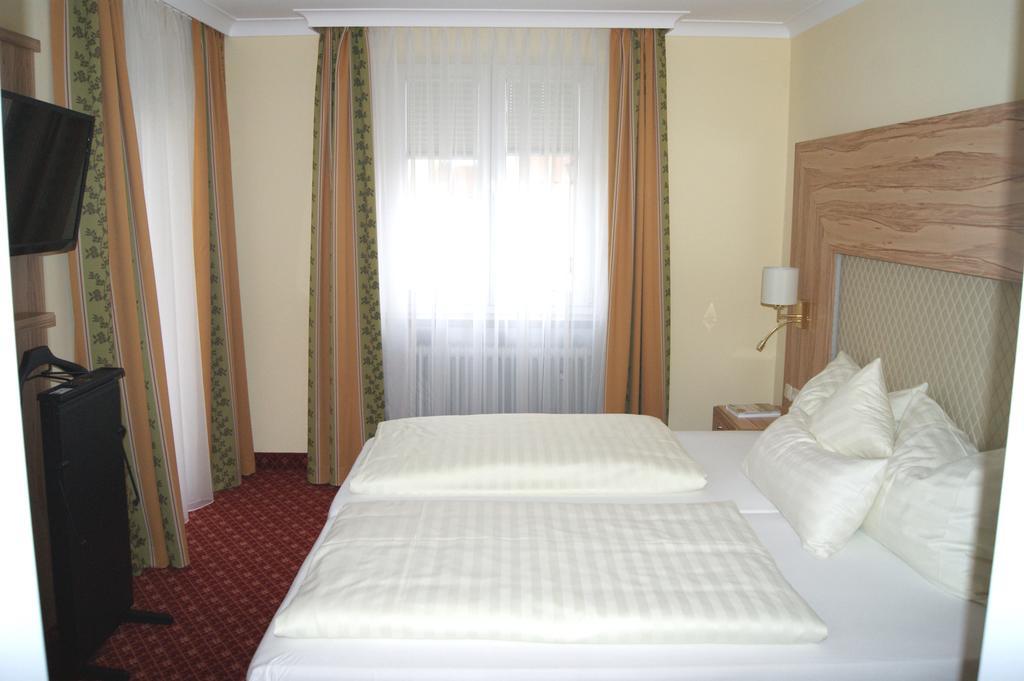 Kurhotel Kaiser Trajan Bad Gogging Ruang foto