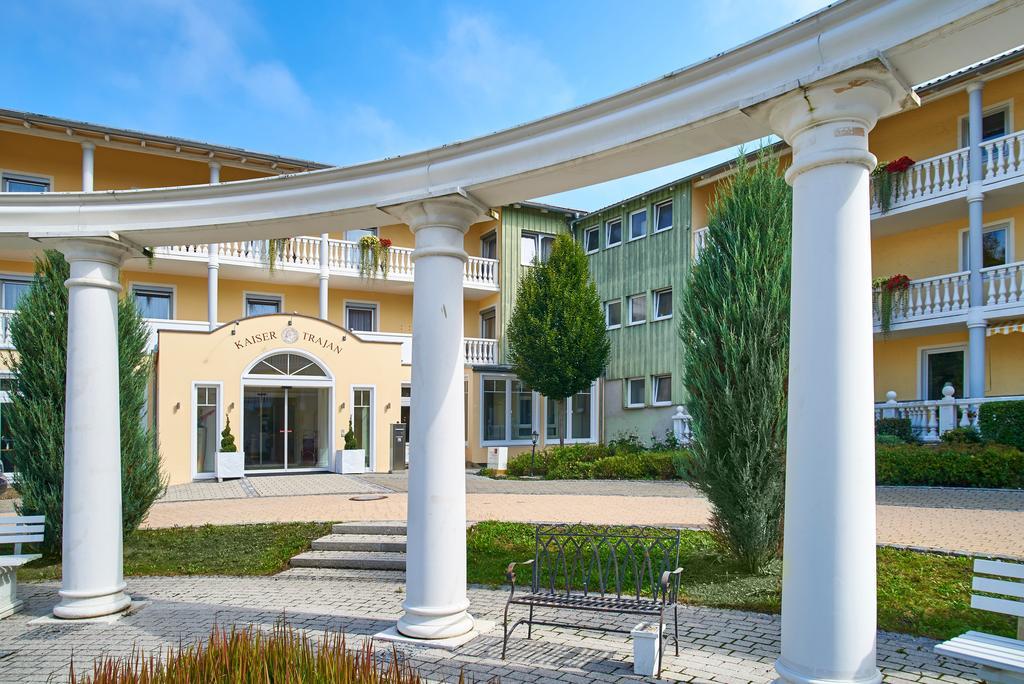 Kurhotel Kaiser Trajan Bad Gogging Bagian luar foto